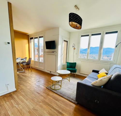 Meylan Apartment | Appartement Bellevue - T2 vue montagne - calme - parking gratuit - 4 personnes