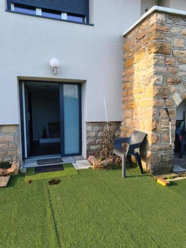 Charnay-les-Macon Apartment | Appartement charmant à Charnay-lès-Mâcon avec jardin