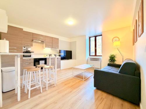 Besancon Apartment | Appartement Climatisé 4 prsn Au bord du Doubs