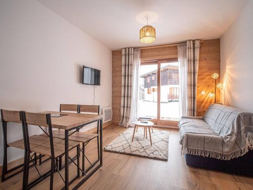 Valmorel Apartment | Appartement cosy 4* au pied des pistes avec WiFi et parking à Valmorel - FR-1-356-490
