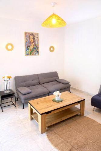 Mazan Apartment | Appartement cosy & calme avec parking privé & terrasse