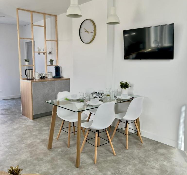 Cravanche Apartment | Appartement cosy et calme avec parking et terrasse privés