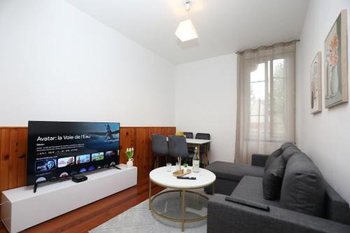 Chalon-sur-Saone Apartment | Appartement Cosy - Proche du Centre-Ville