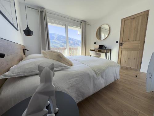 Meribel Centre Apartment | Appartement rénové à Méribel Centre, avec Balcon et à 5 minutes des pistes et du centre
