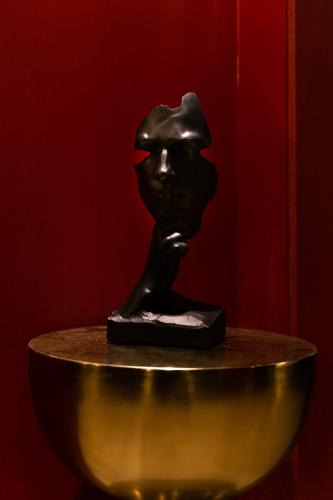 Les Gondoles Apartment | Appartement Rouge Elegance & Miroirs RER C