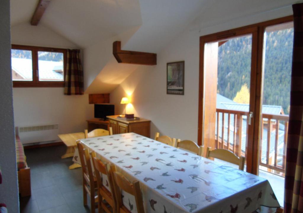 Valfrejus Apartment | Appartement Valfréjus 8 pers, cuisine équipée, 2 sdb, animaux admis - FR-1-561-27