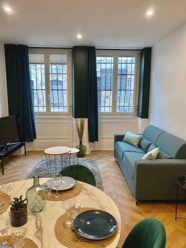 Besancon Old Town Apartment | Art Deco Chic Besançon Vieille Ville