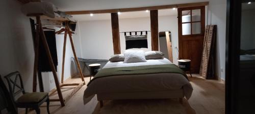 Saint-Paul-d'Uzore Apartment | Atelier natur'L Les ronzieres