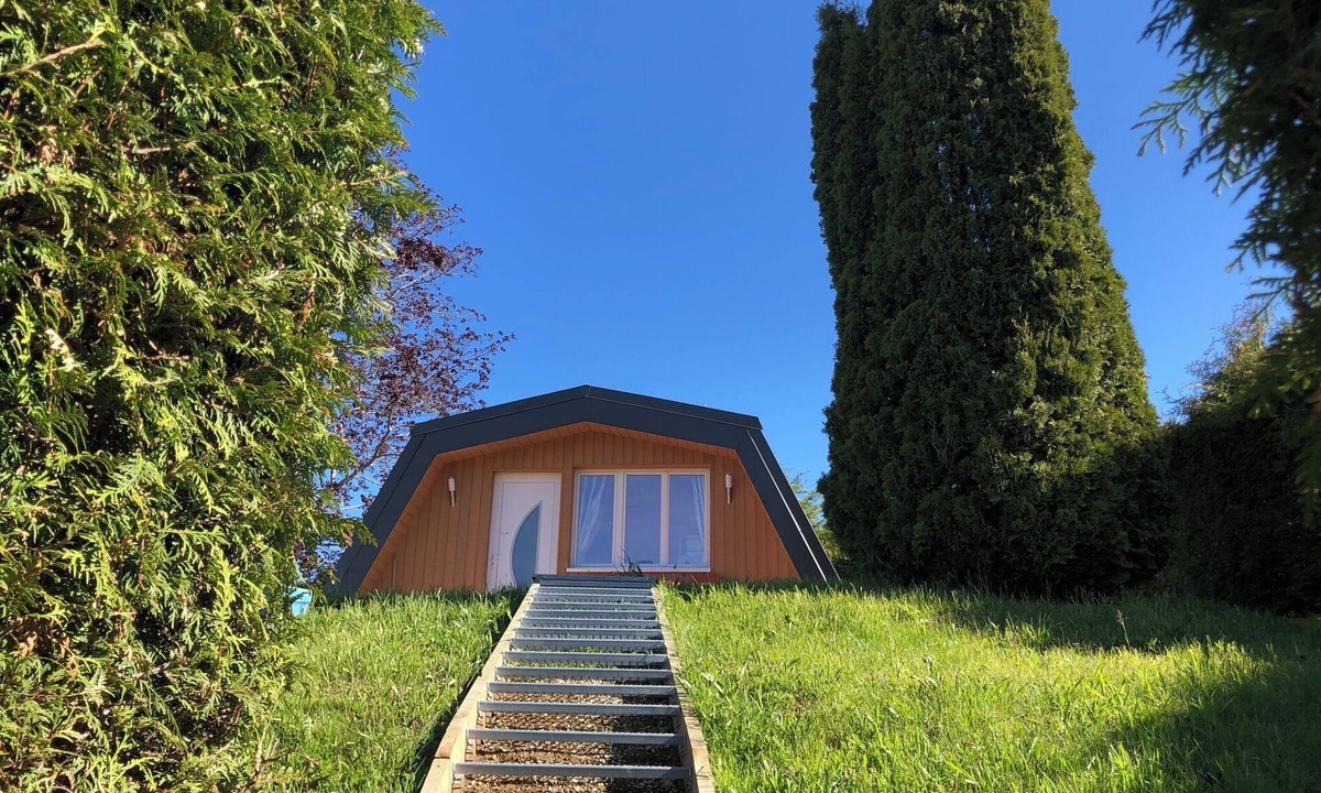 Metabief Ski Chalet | Atypical chalet with enclosed garden and breathtaking views! Rosa-Lila the Tiny-house