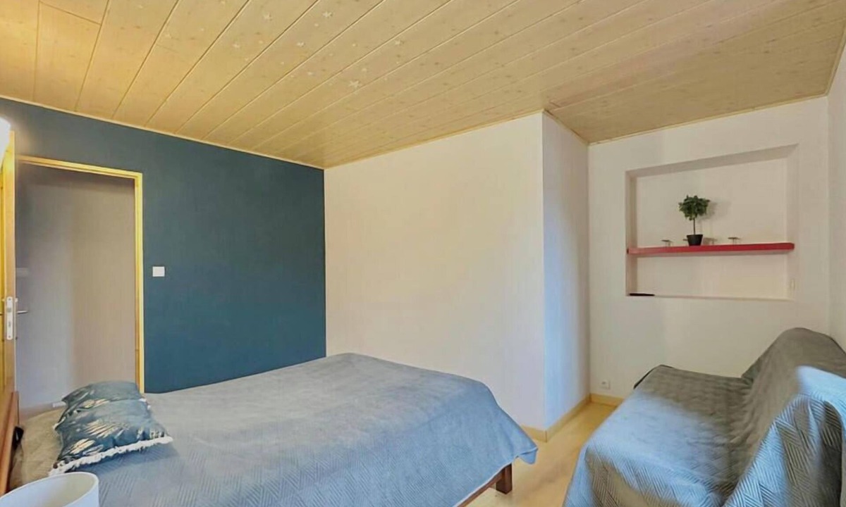 Bourdons-sur-Rognon House | Atypical enitre house with character, large volumes, tastefully decorated