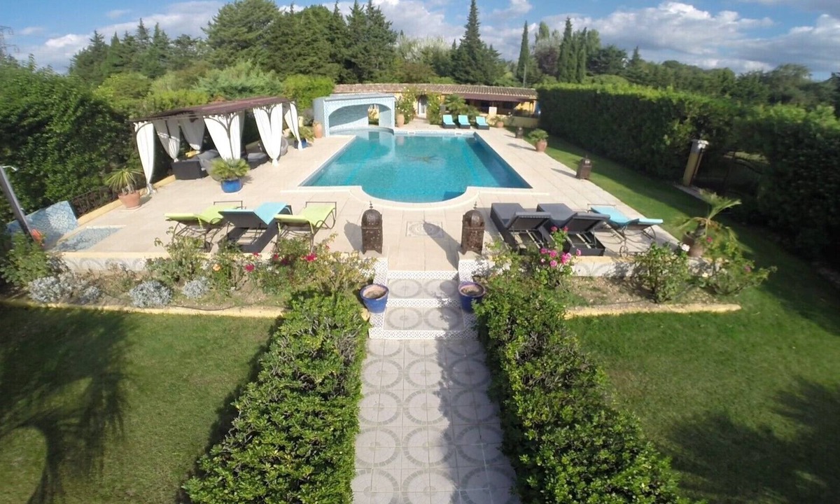 Carpentras Villa | Atypical house in the south of Provence near Avignon, 4 persons