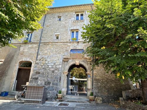 Saint-Nazaire-le-Desert Hotel | Auberge du désert