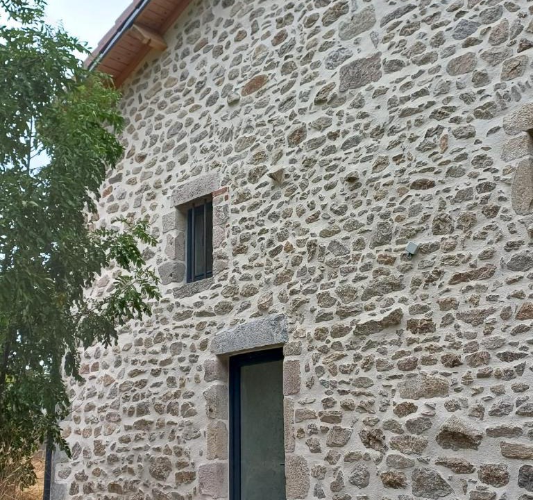 Craponne-sur-Arzon House | Aux 43 Arbres Gîte Charme
