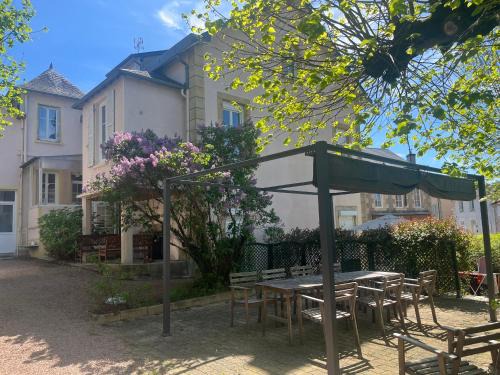 Saint-Honore-les-Bains Apartment | Aux Roses