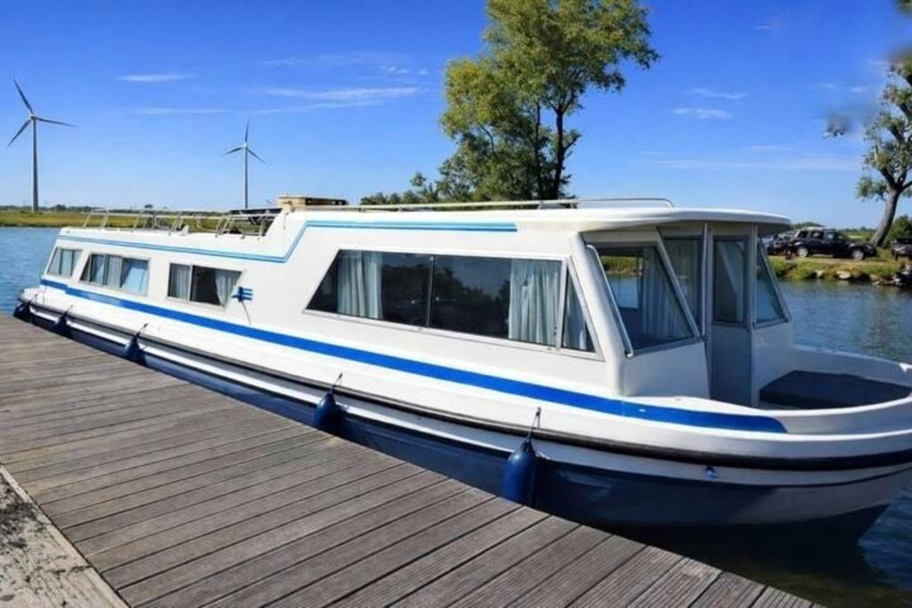 Saint-Usage Boat Rental | Bateau 8 Pers avec Terrasse Tout Confort