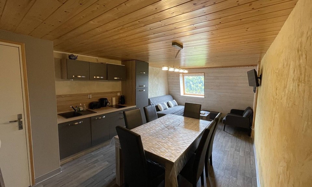 Saint-Jacques-des-Blats Apartment | Beautiful duplex for 6 people, 200m from slopes, free parking