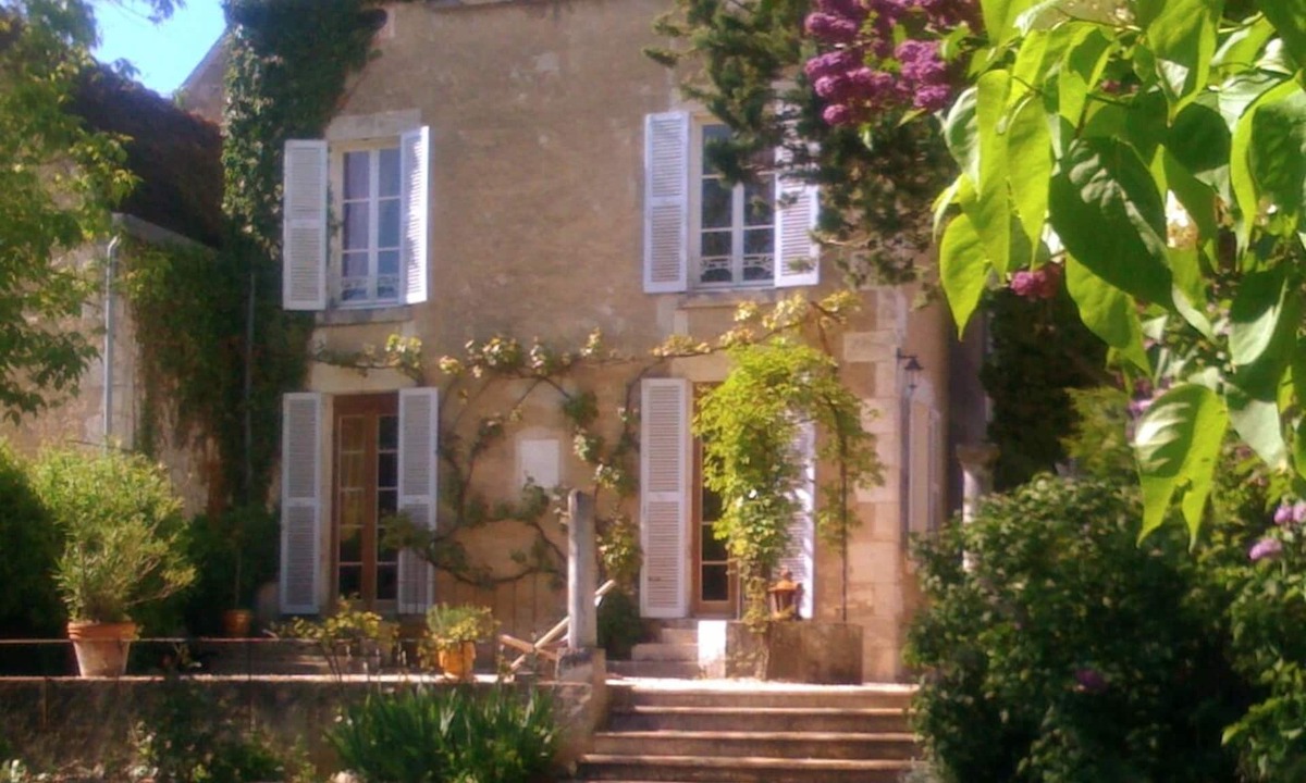 Crain House | Beautiful 1850 Maison bourgeois with private pool, between Chablis and Beaune