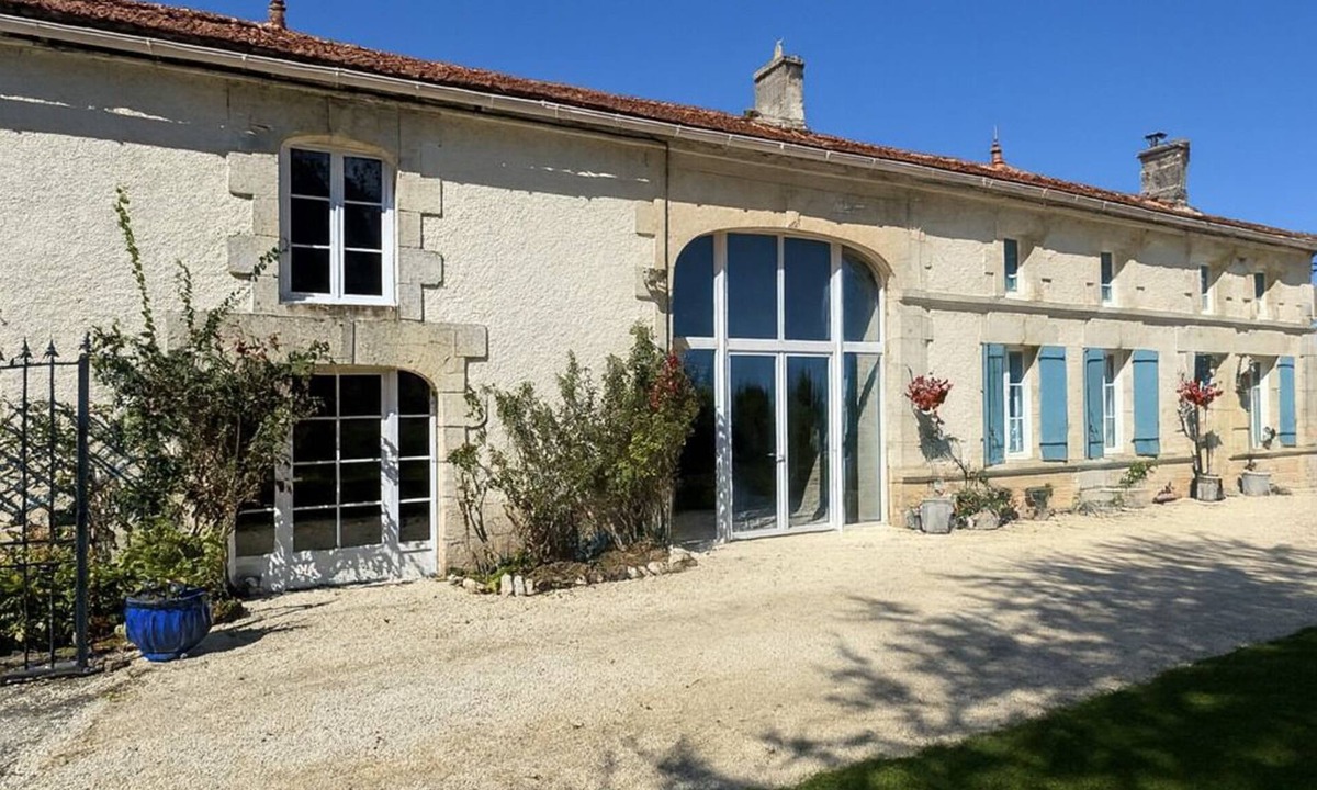Merignac Other | BEAUTIFUL 4 BED FAMILY GITE WITH POOL-CHARENTE MARITIME. SLEEPS 10