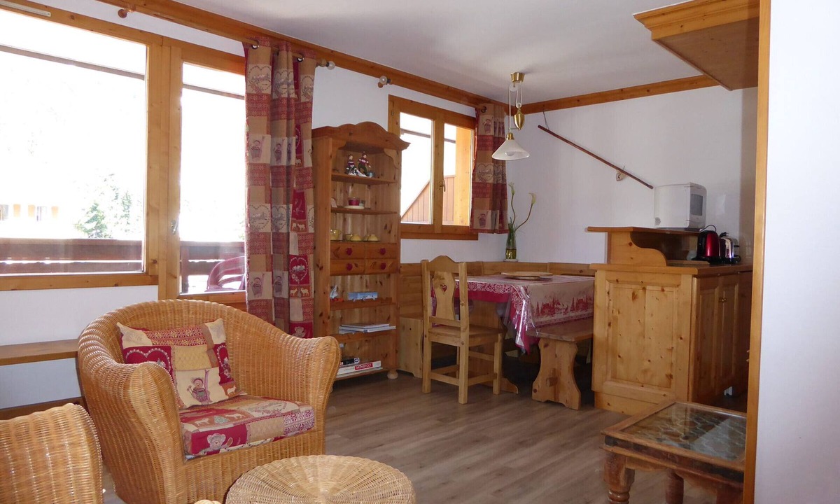 Pralognan-la-Vanoise Apartment | Beautiful apartment in Pralognan center with parking