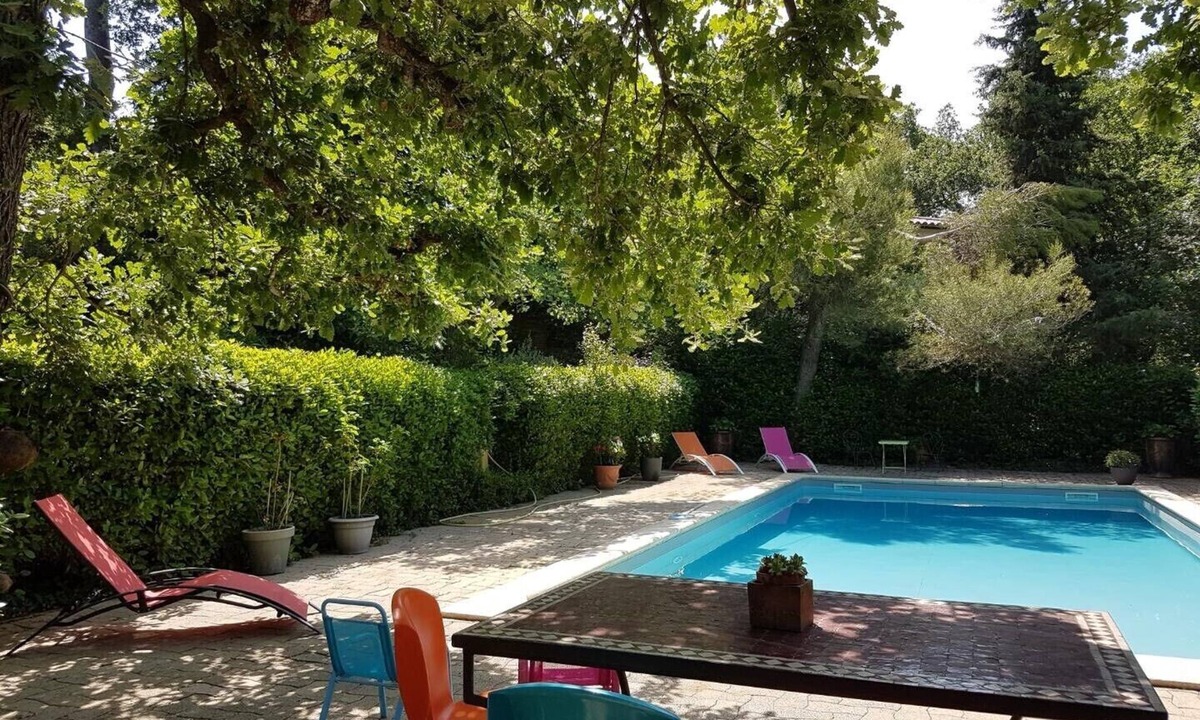 Mazan House | Beautiful house with big garden and private pool