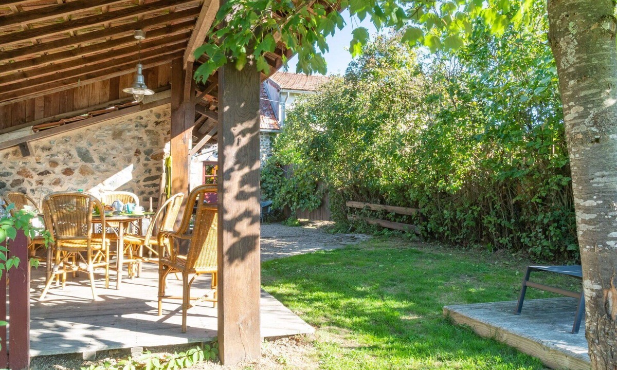 Chiddes House | Beautiful private villa for 4 guests with WIFI, TV, terrace and pets allowed