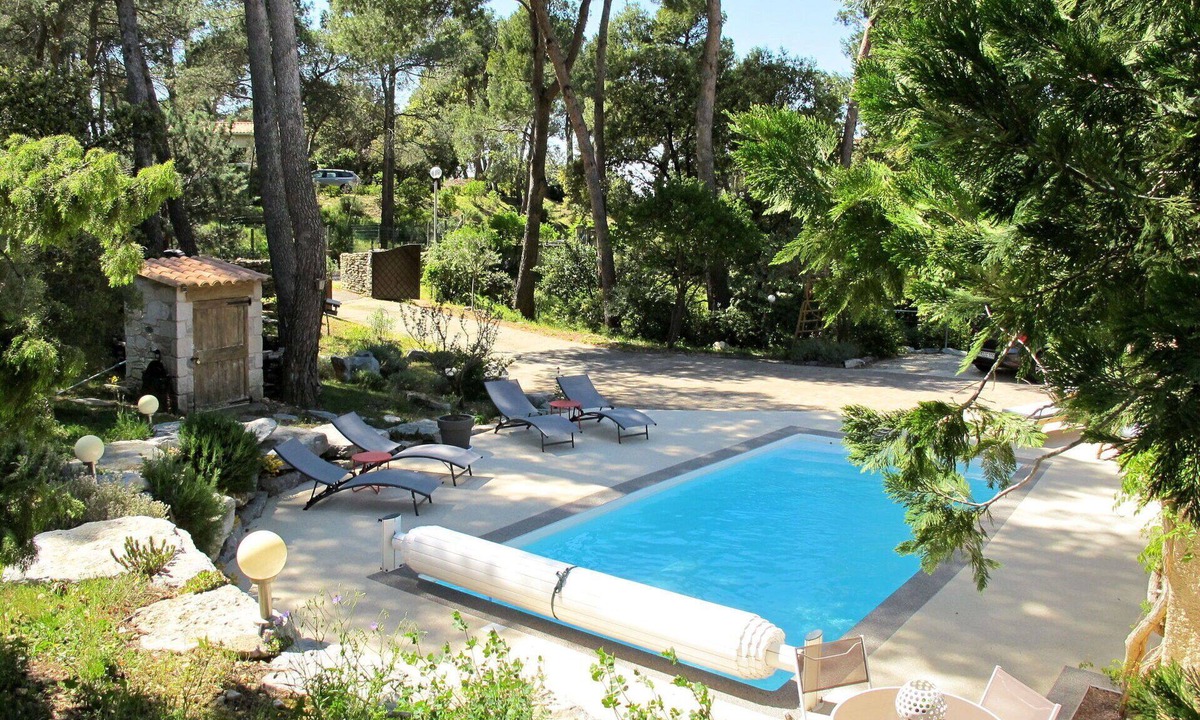 Taillades House | Beautiful private villa for 6 people with A/C, WIFI, private pool, TV, terrace and pets allowed
