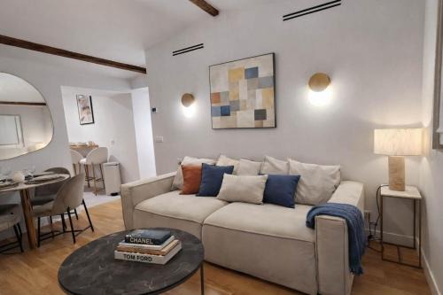 Belleville Apartment | Beautiful renovated apartment with AC - Paris East
