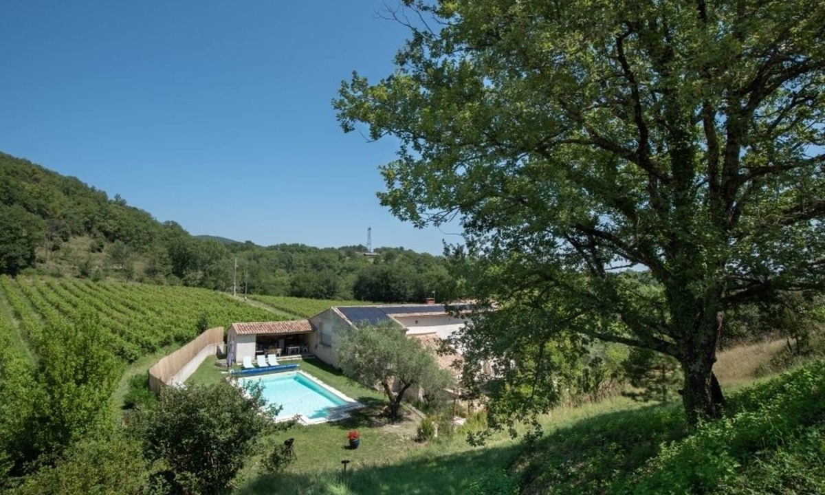 Le Teil House | Beautiful renovated farm in calm countryside with salted water swimming pool