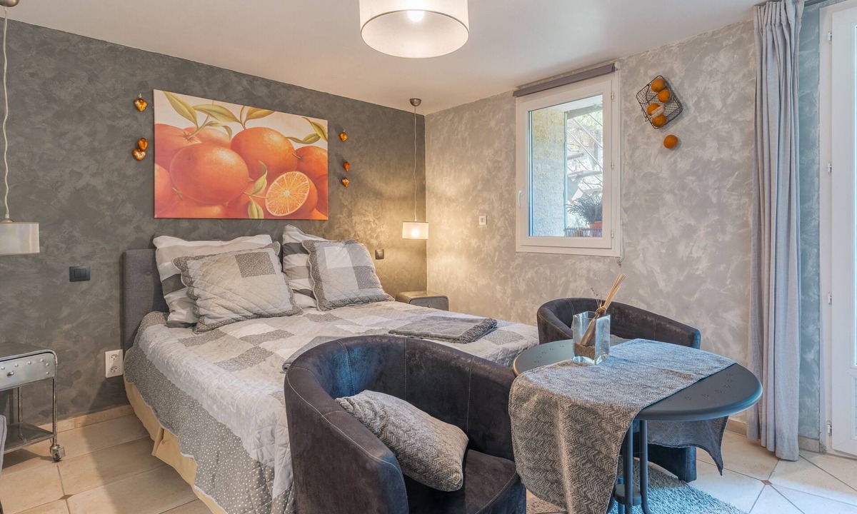 Puget Bed & Breakfast | Bed and Breakfast 'Acidulée' with Shared Pool, Wi-Fi and Air Conditioning
