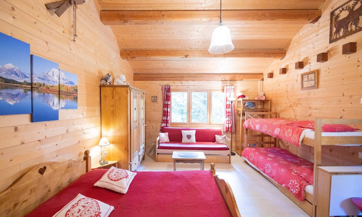 Montcel Bed & Breakfast | Bed and Breakfast 'Chambre Familiale' with Wi-Fi