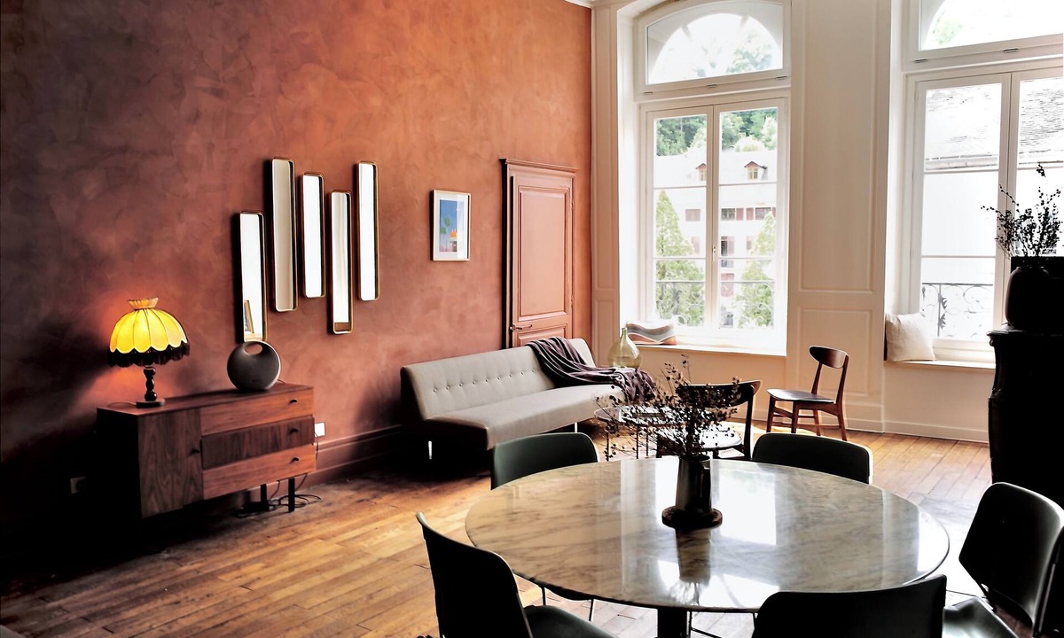 Salins-les-Bains Apartment | Bel Appartement de 110m2 Dans un Hôtel Particulier du Xviiie Siècle