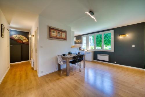 Meylan Apartment | Bel appartement, Plaine fleurie, Meylan