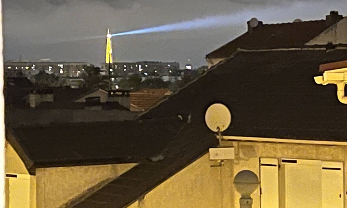 Arcueil House | Belle Maision Proche Paris , Parking Gratuite Avec Jardin , vue la Tour Eiffel
