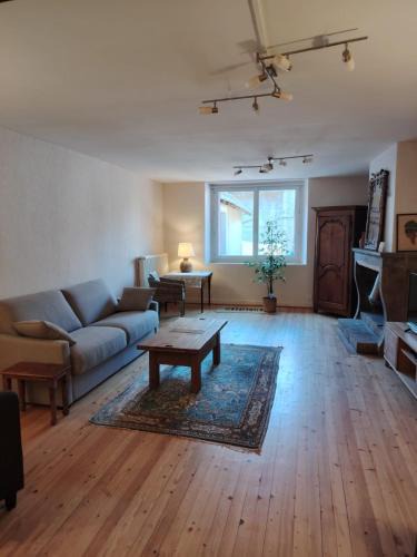 Paroisse Notre-Dame-de-l'Ermitage House | Belle maison spacieuse près d'Arbois