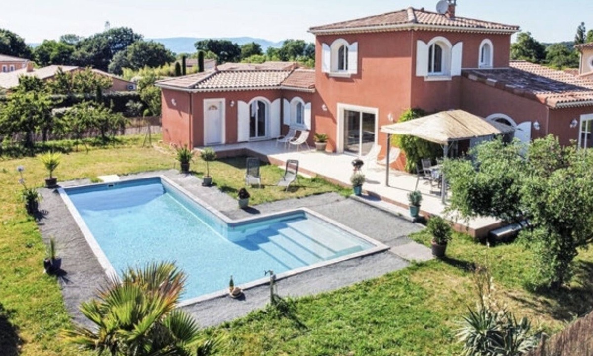 Montboucher-sur-Jabron Villa | Belle Villa Pour 8 Personnes Avec Piscine Privée Dans le Golf de la Valdaine