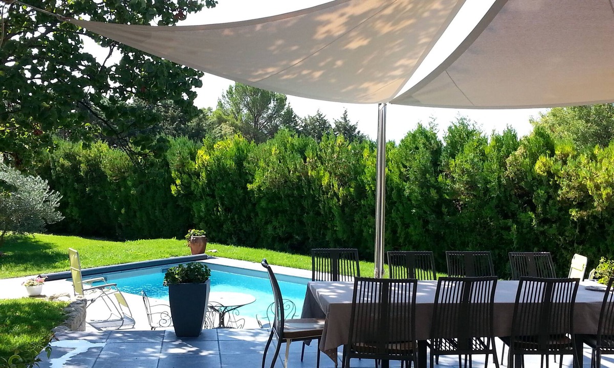 Mormoiron House | Big house in Provence. Huge garden with trees very near Mont Ventoux.