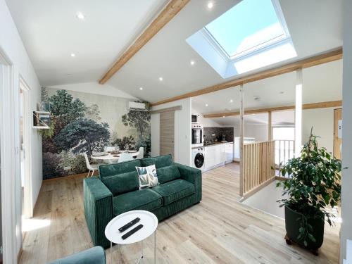 Saint-Vallier Apartment | Bright 4-room apartment - Clim, Fiber, ViaRhôna