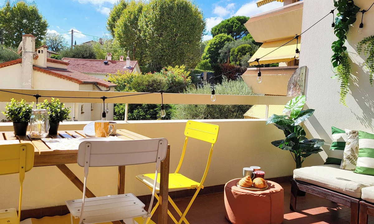 Vence Apartment | Bright & Comfortable Home, Ideal location [Remote Working, Long Stays]
