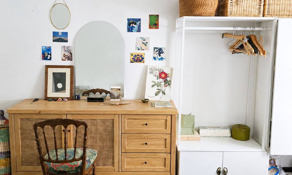 Belleville Apartment | Bright & Quiet Apartment in Trendy Jourdain