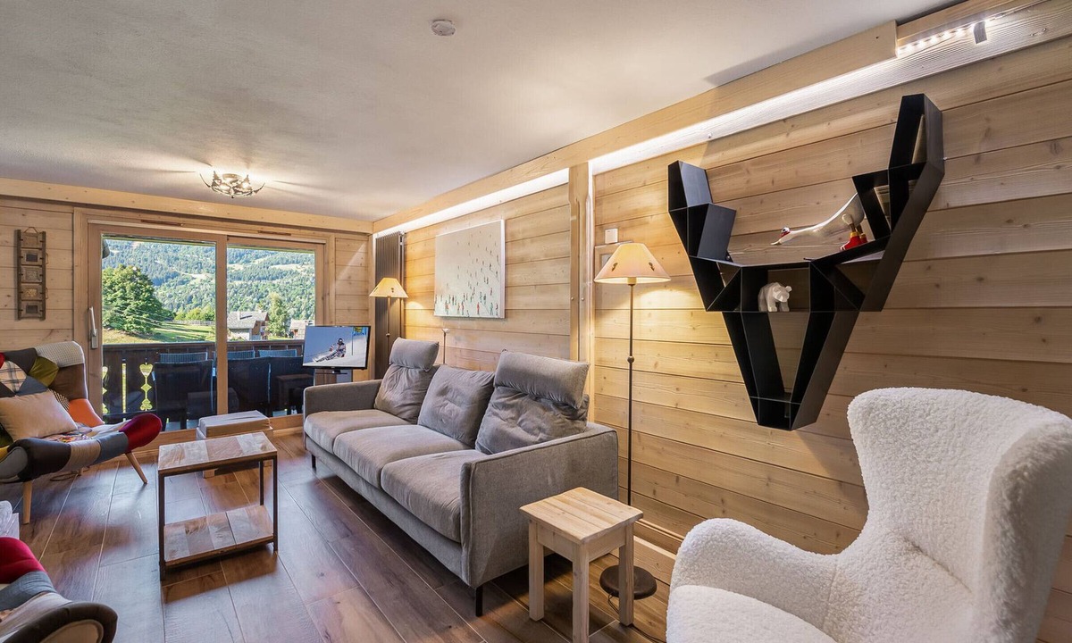 Meribel Village Apartment | Bright ski-in duplex with pool access and parking