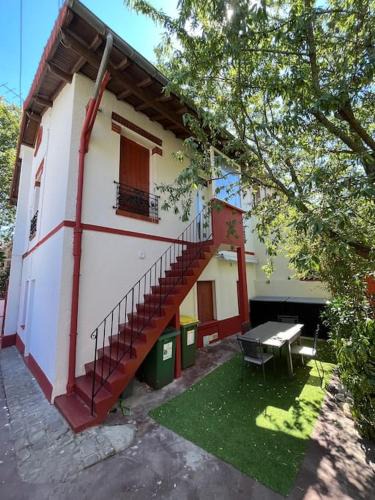 Bagneux Villa | BX - Maison 10 rooms - 12 beds - metro PARIS EXPO