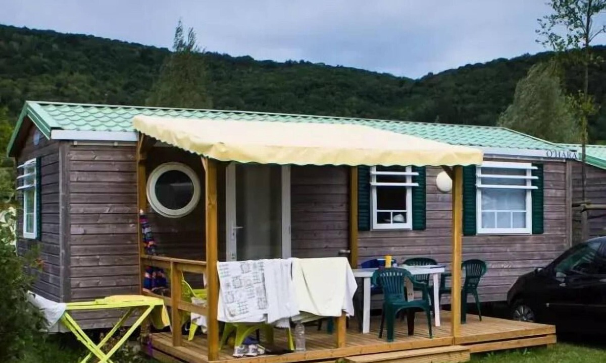 Ornans House | Caborde Cottage: 3 Rooms, Sleeps 4