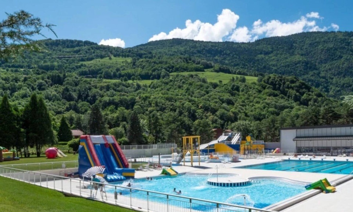 Aigueblanche House | Camping 3 étoiles - Piscine - ccbbhdh