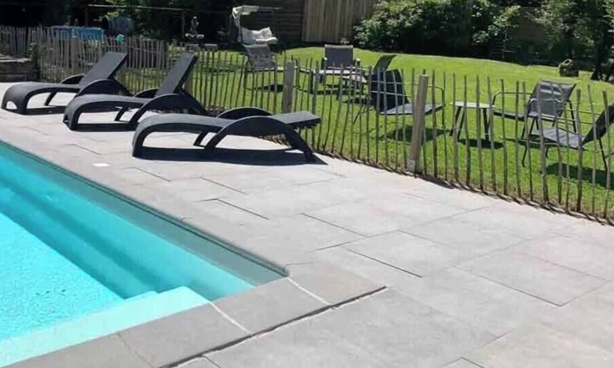 Arc-et-Senans House | Camping 3 étoiles - Piscine - ccbgbea