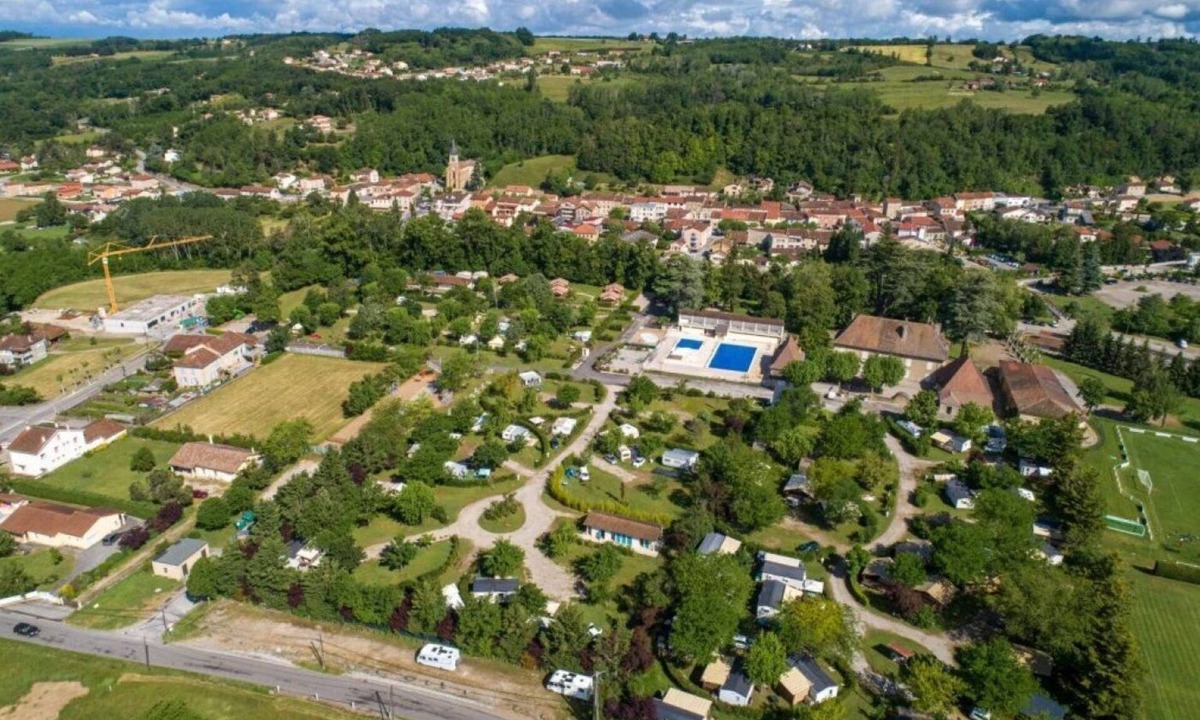 Hauterives House | Camping 3 étoiles - Piscine - ccbbige