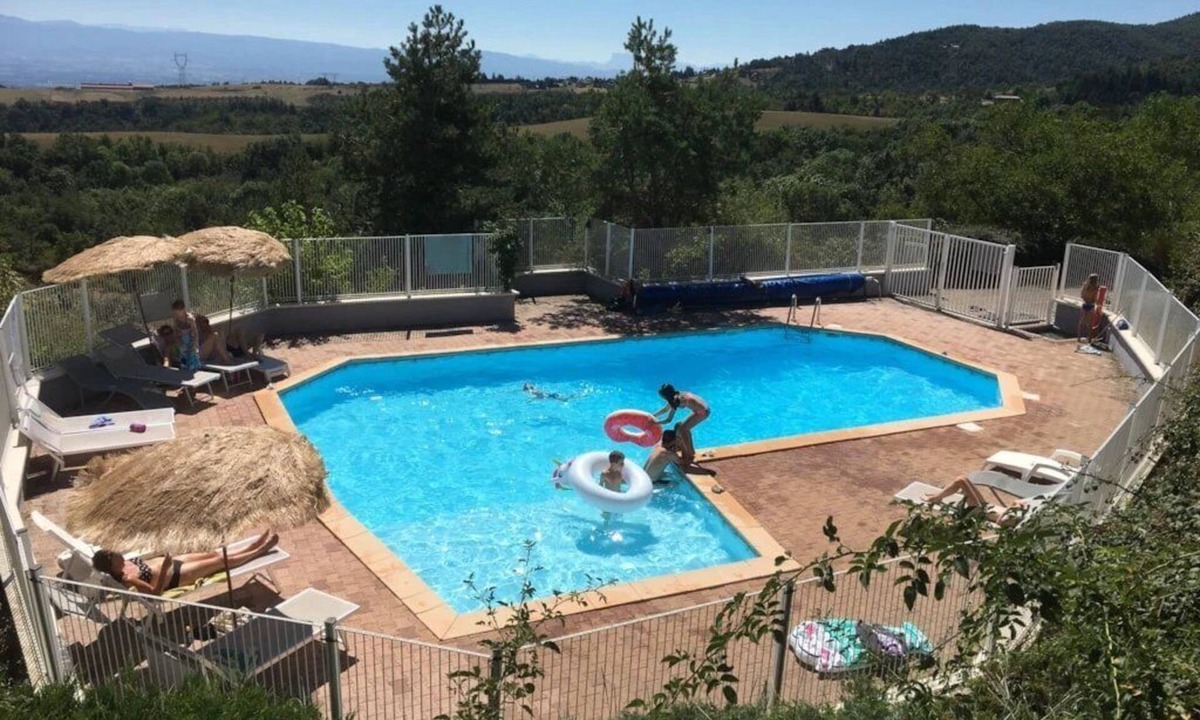 Plats House | Camping 3 étoiles - Piscine - ccbgbcb