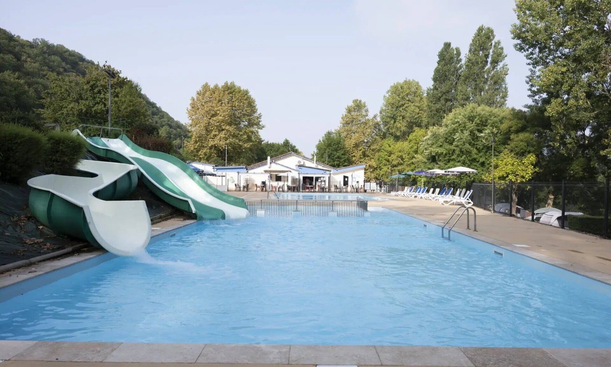 Badefols-sur-Dordogne House | Camping 4 étoiles - Piscine - ccbfhbh