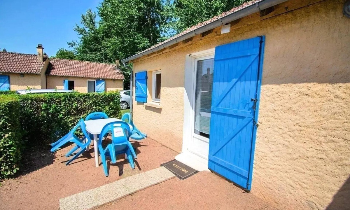 Saint-Honore-les-Bains Villa | Camping des Bains * - Cottage 33m2 - 2 bedrooms 2 to 4 people - 2 pers. included in the tariff