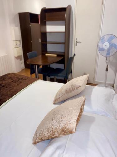 Bourg-en-Bresse Apartment | Central Fac
