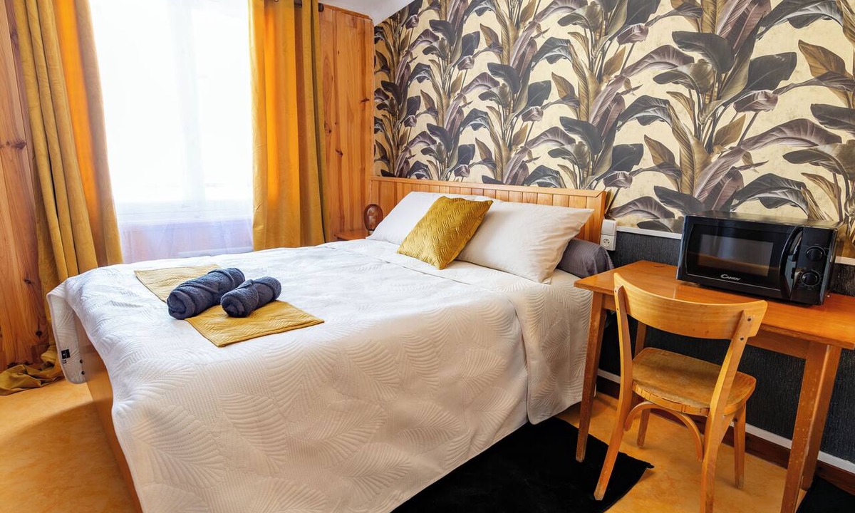 Bourbonne-les-Bains Apartment | Central, simple, and fully equipped studio apartment—affordable—for a health retreat or vacation
